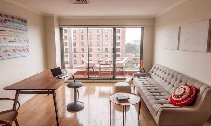 Newtown Apartment | Top Spot on King Street: studio, city view + swimming pool