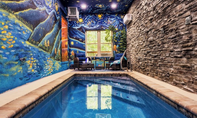 Pigeon Forge Ski Chalet | CHALET~ indoor private POOL~Arcades~PIZZA oven~ESPRESSO~2 Kings~nSauna~Pkwy2mins