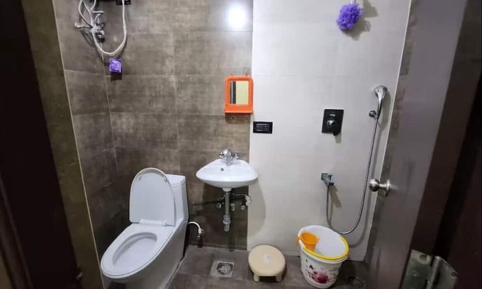 Teynampet House | T.Nagar Teynampet, Chennai Soothing building with AC in vibrant Chennai