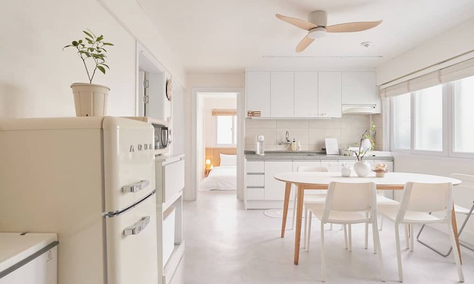 Mangwon-dong House | 5 minutes to Mangwon Han River Park/near Mangwon Market/Large family/14people