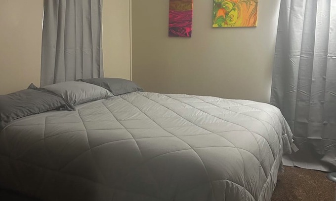 Pierre House | Charming 2-bedroom house in peaceful Pierre with AC