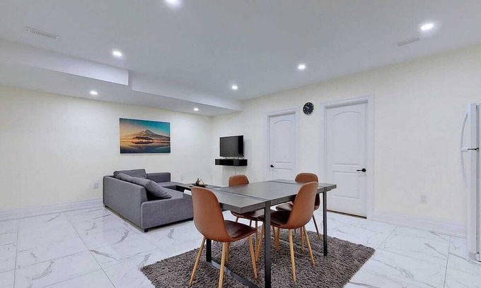 Kennedy Park Apartment | Spacious 2 Bedroom Basement