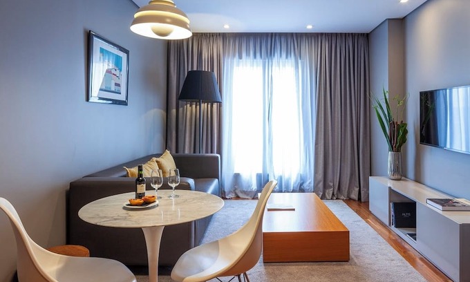 Santo Antonio Hotel | Spacious Apartment with Full Kitchen, Private Parking, Comfort at Altis Prime