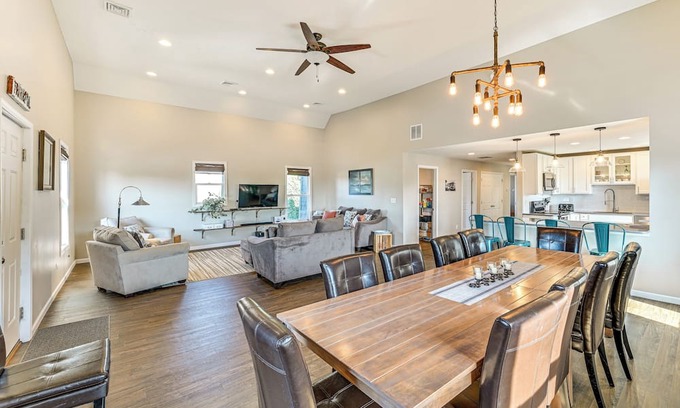 Culver House | Walk to Lake: Historic Family Apartment in Culver!