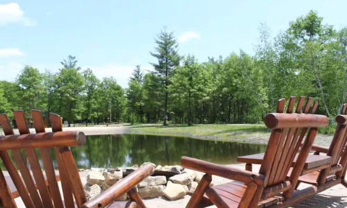 New Lisbon Cabin | Charming 2-bedroom Loft cabin in serene New Lisbon