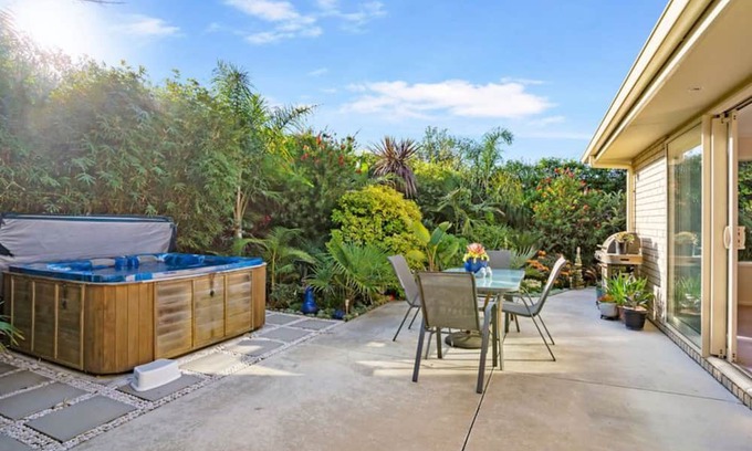 Whakatane House | Private Coastal Sanctuary, 100m from the beach