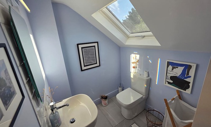Leyton House | Modern 3BD Garden Home, Leyton