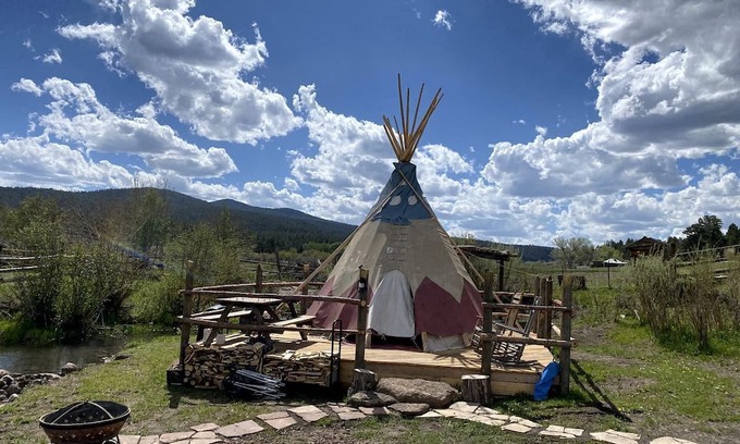 Petaca House | Cute Tipi in Tres Piedras for New Mexico Glamping Escapes