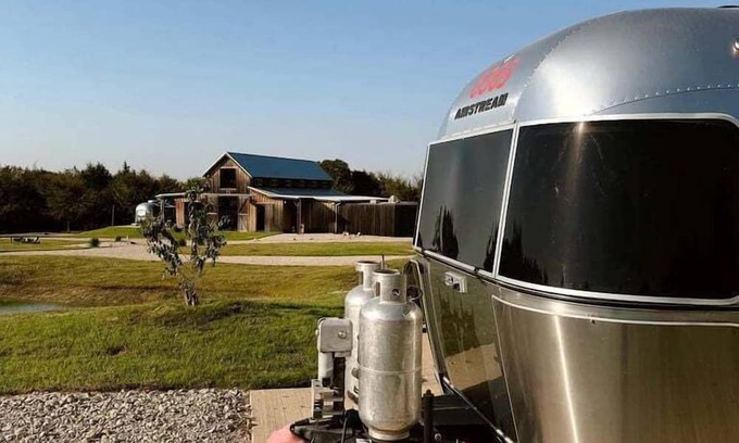 Ennis House | Outstanding Airstream Close to Stunning Hiking Trails in Bristol, Texas