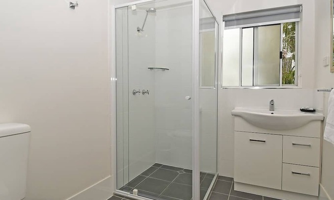 Torquay House | Coast Apartments Deluxe 2 Bedroom Apartment