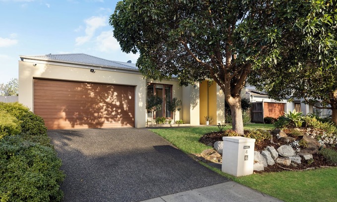Waterways House | Freshly renovated 4-bedroom house. Featured on Foxtel's Love it or List it.