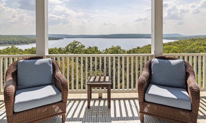 Eufaula House | Shore Enough | Carlton Landing Lakeview, Up to 18