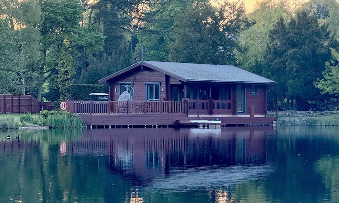 Stocksfield Cabin | JEM Lodge - Lakeside Farm Ltd