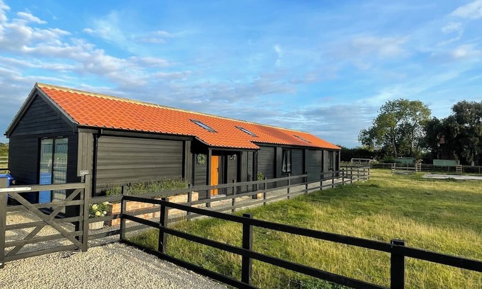Low Catton House | The Old Potting shed 2 bedroom cottage with hot tub near York, pet friendly