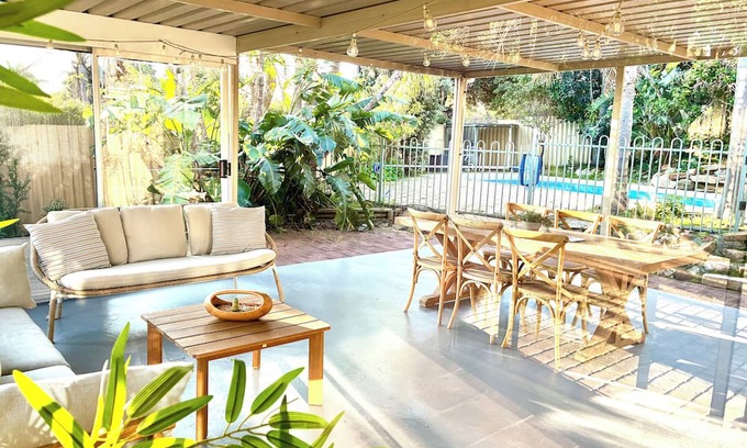 Heathridge House | Sun Soaked House close to Joondalup City and Beach