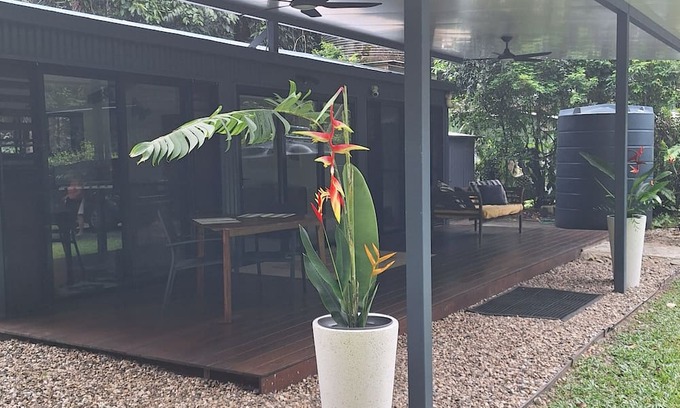 Thornton Beach House | beach over road, rainforest, cassowary, goanna , beach cafe, king bed , air con