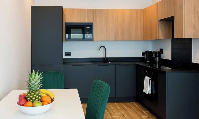 North Finchley Apartment | North London 1-Bed Apt, Sleeps 2, 1 Min to Tube
