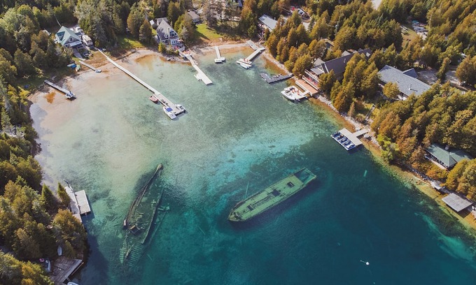Tobermory Cottage | Sweepstakes Luxury Waterfront - Hot Tub & Tennis/Pickle Ball