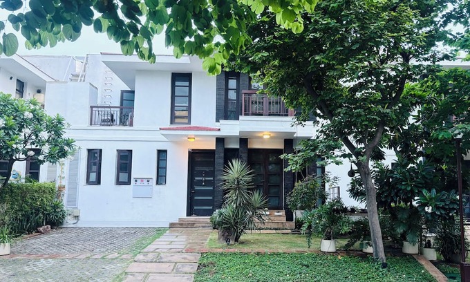 Gurugram Villa | Charming Villa with Soaking Pool & Serene Outdoor Spaces.