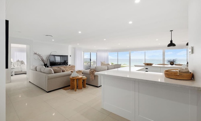Ledge Point House | White Haven -Ledge Point's Ultimate Coastal Escape