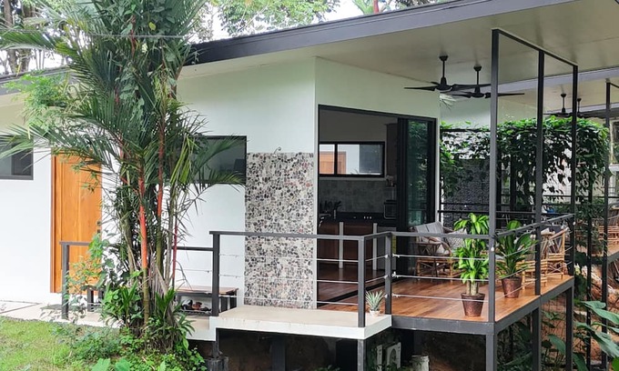 Uvita Cabin | 🌿 River Lodge — Your Jungle Hideaway in the Heart of Uvita. Walk everywhere!