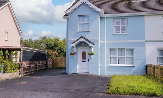 Omagh Cottage | THE SPERRIN GETAWAY, pet friendly, with open fire in Omagh