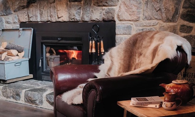 Crackenback Ski Chalet | Mountain Sanctuary + Fireplaces + Pets Welcome
