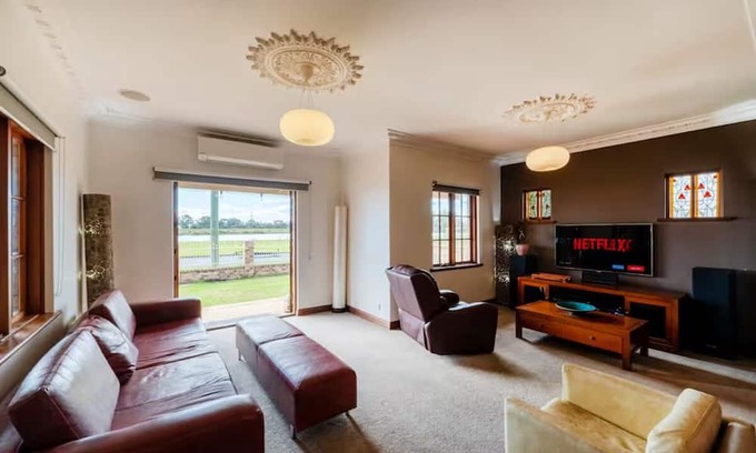 East Bunbury House | Bunbury Bliss - Views and Vibes