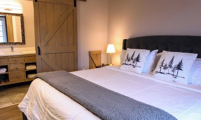 Pilley's Island Hotel | Luxury rooms, brewery, and restaurant with local dishes and Newfoundland views