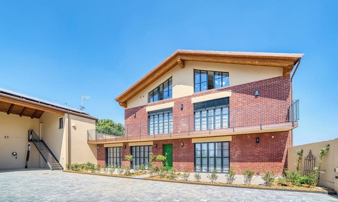 Tarantasca House | The Rose Garden of the Senses