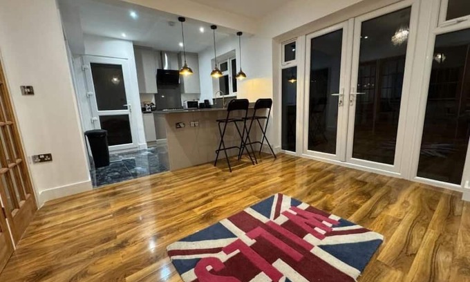 Coulsdon West House | Welcome to Our Stunning Family Home in Coulsdon