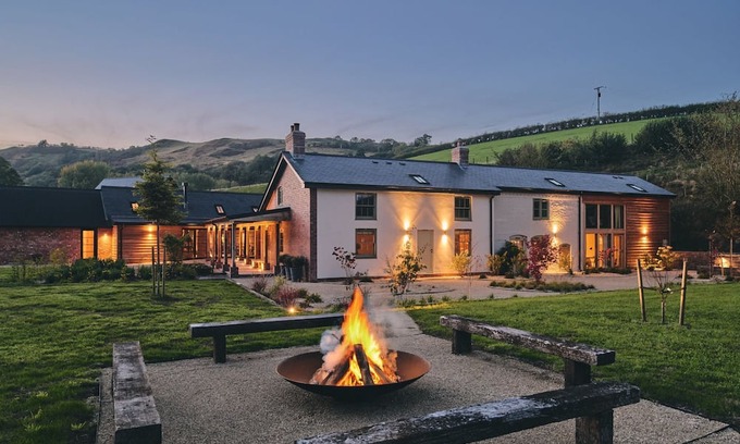 Caersws Cottage | Mill House - Luxury Cottages