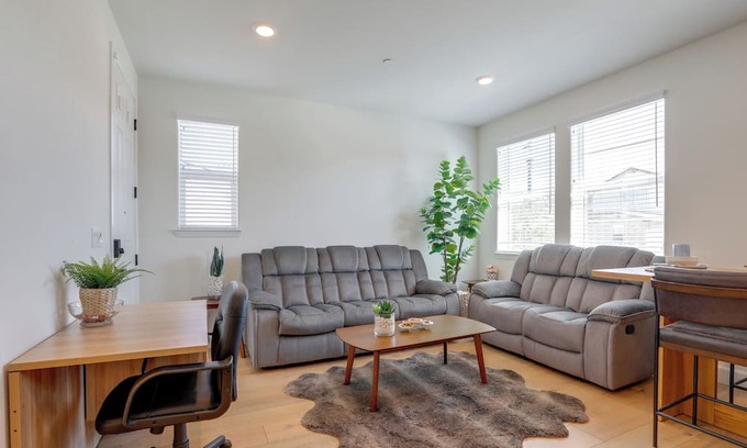 Woodland House | Cozy & Convenient Residential Duplex in Woodland