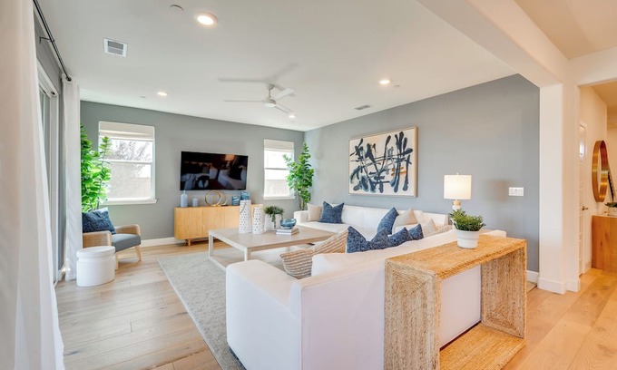 Woodland House | Elegant & Spacious Retreat w/Yard in Woodland!