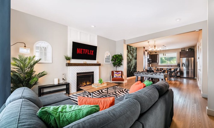 Southeast Edmonton House | Jungle themed house for groups up to 13