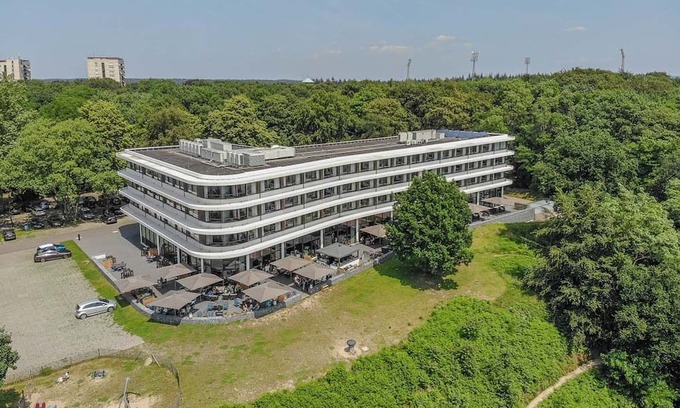 Wageningen House | Tranquil Stay w/Wellness Amenities & Scenic Views | Onsite Dining