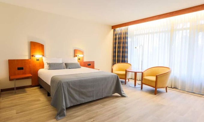 Bosschenhoofd House | Serene Escape in Bosschenhoofd near top Nature trails, water park & local sites