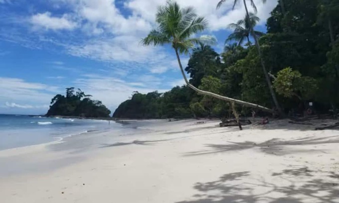 Playa Agujas House | Beachfront, 6bd, Pool, Maid, Cook, SUV's, 7 Kayaks