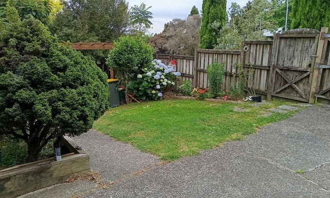 Glenfield House | Cosy and Budget room in a vintage house located at Northshore, Auckland