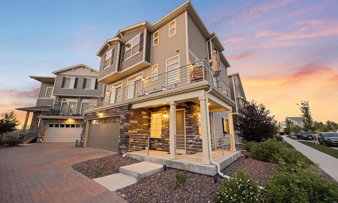 Loveland House | Spacious Retreat: w/Pools, Game Room, Scenic Walking Trails, Fitness center