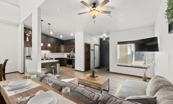 Sioux Falls Apartment | Bright & Spacious 3BR | SE SF