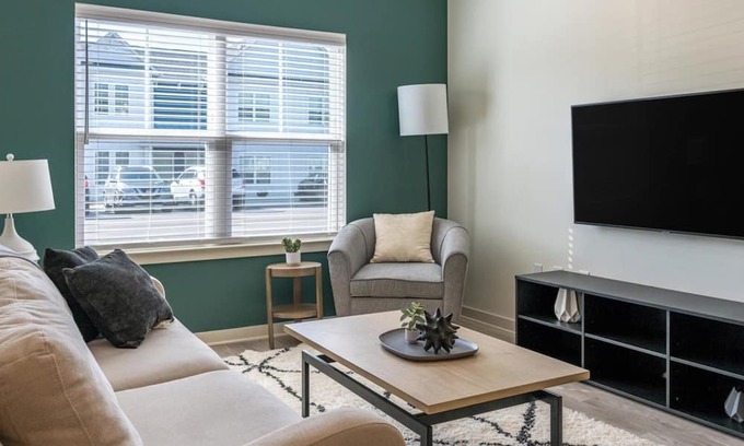 Wilmington Apartment | Barsala l Brand-new 2BD just west of Wilmington