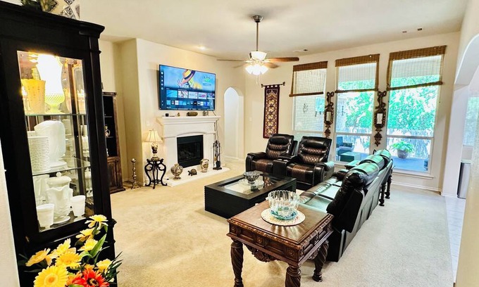 Mansfield House | Modern Comfort in the Heart of DFW - 3BR Home in Mansfield