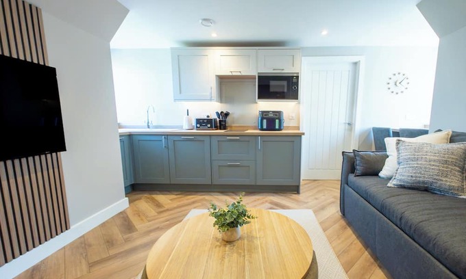 Kirk Braddon Apartment | Stoneyloft - A Modern Self-Contained 1 Bedroom Annex Perfect for A Relaxing Trip