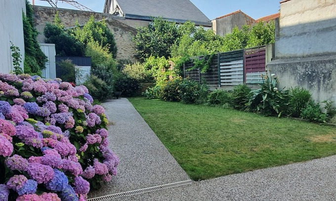 La Roche-sur-Yon House | CHARACTER HOUSE DOWNTOWN