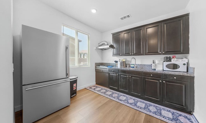 Mira Loma Cottage | RBD near the airport/nea rthe golf