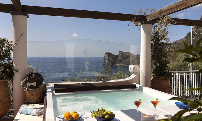 Marina del Cantone Villa | My Rental Homes - Villa Avion with Jacuzzi hot tub and a wonderful sea view