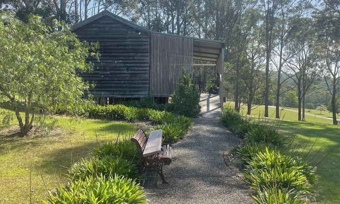 Narooma Cabin | Charming cabin in welcoming Narooma with fitness room, WiFi, AC