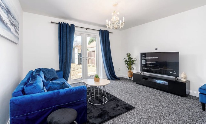 Doncaster House | 4BDR house/8 guests/Contractor/Work Friendly/Holiday Home