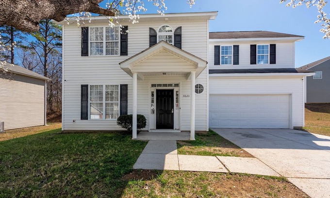 Harwood Lane House | Your family retreat in Charlotte (pet friendly)!